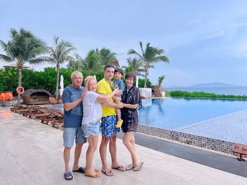 Phương Mai rất được lòng bố mẹ chồng.