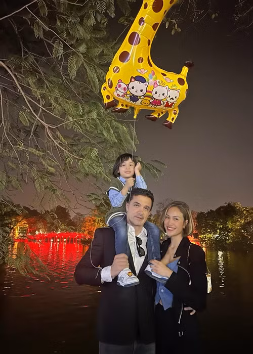 Nữ MC bớt ương bướng, ham chơi, mềm tính hơn, biết vào bếp nấu nướng và đặc biệt khéo chăm con.