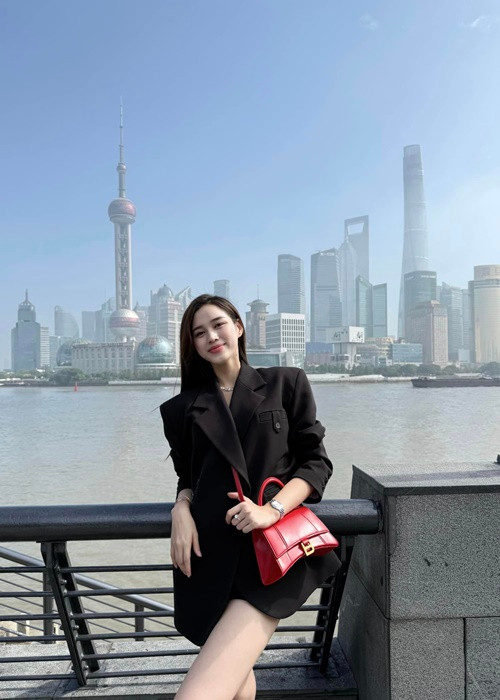 Đỗ Thị Hà hiện tại chưa lên tiếng về nghi vấn du lịch cùng bạn trai. Theo nguồn tin của Znews, nàng hậu sẽ lên xe hoa trong năm nay. Ảnh: FB Đỗ Thị Hà.