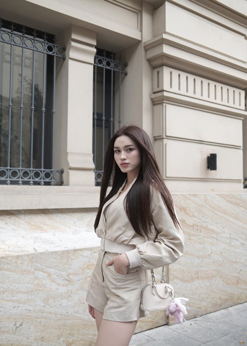 Thời gian qua, Đỗ Thị Hà ngày càng ăn mặc sang trọng, thường xuyên du lịch nước ngoài. Ảnh: FB Đỗ Thị Hà.