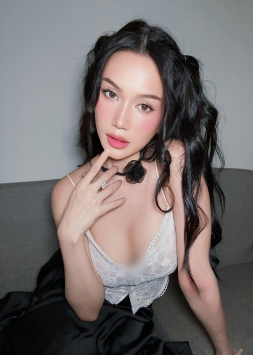 Ở tuổi 38, nữ diễn viên vẫn trẻ trung, gợi cảm.