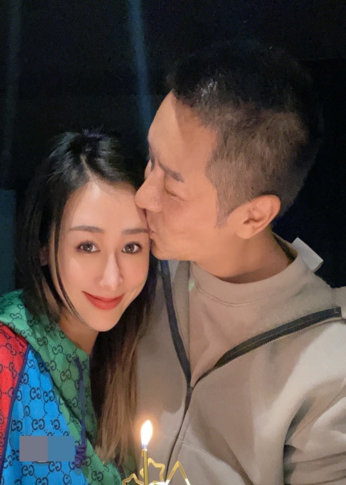 Tưởng Lệ Sa kém Trần Hạo Dân 16 tuổi, tốt nghiệp ngành thời trang. Ảnh: Weibo Trần Hạo Dân.