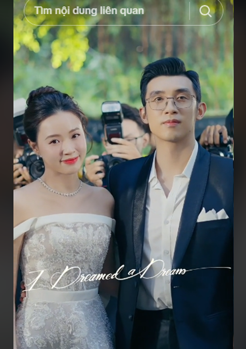 Minh Đạt thoải mái xuất hiện bên Midu sau đám cưới.