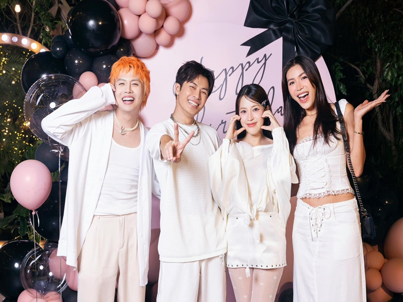 Duy Khánh, Minh Tú cũng đến mừng sinh nhật Puka. Ảnh: FB Puka.