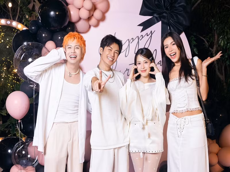 Duy Khánh, Minh Tú cũng đến mừng sinh nhật Puka. Ảnh: FB Puka.