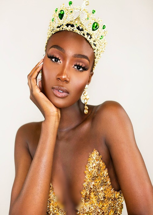 Á hậu 3 Safietou Kabengele cao 1m84, có số đo 3 vòng 86-66-99 cm. Ảnh: Instagram Safietou Kabengele.