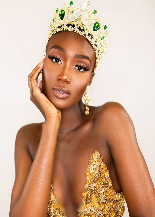 Á hậu 3 Safietou Kabengele cao 1m84, có số đo 3 vòng 86-66-99 cm. Ảnh: Instagram Safietou Kabengele.