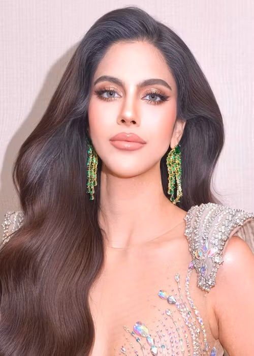 Tân Miss Grand International 2024 sở hữu gương mặt xinh đẹp với đôi mắt hút hồn, môi quyến rũ, chiếc mũi cao. Ảnh: Instagram Rachel Gupta.