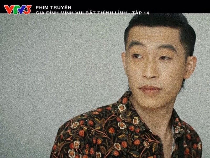 Tuấn Mõ tên thật là Phạm Tuấn Anh. Theo Dân Việt, anh xuất phát điểm là một blogger. Tuấn Mõ bắt đầu diễn xuất sau khi quen biết Yến Tatoo. Cả hai hợp tác trong Lớp học tha thu phần 1 và 2. Sau đó, Tuấn Mõ đóng vai phụ trong nhiều bộ phim truyền hình. Ảnh: FB Tuấn Mõ.