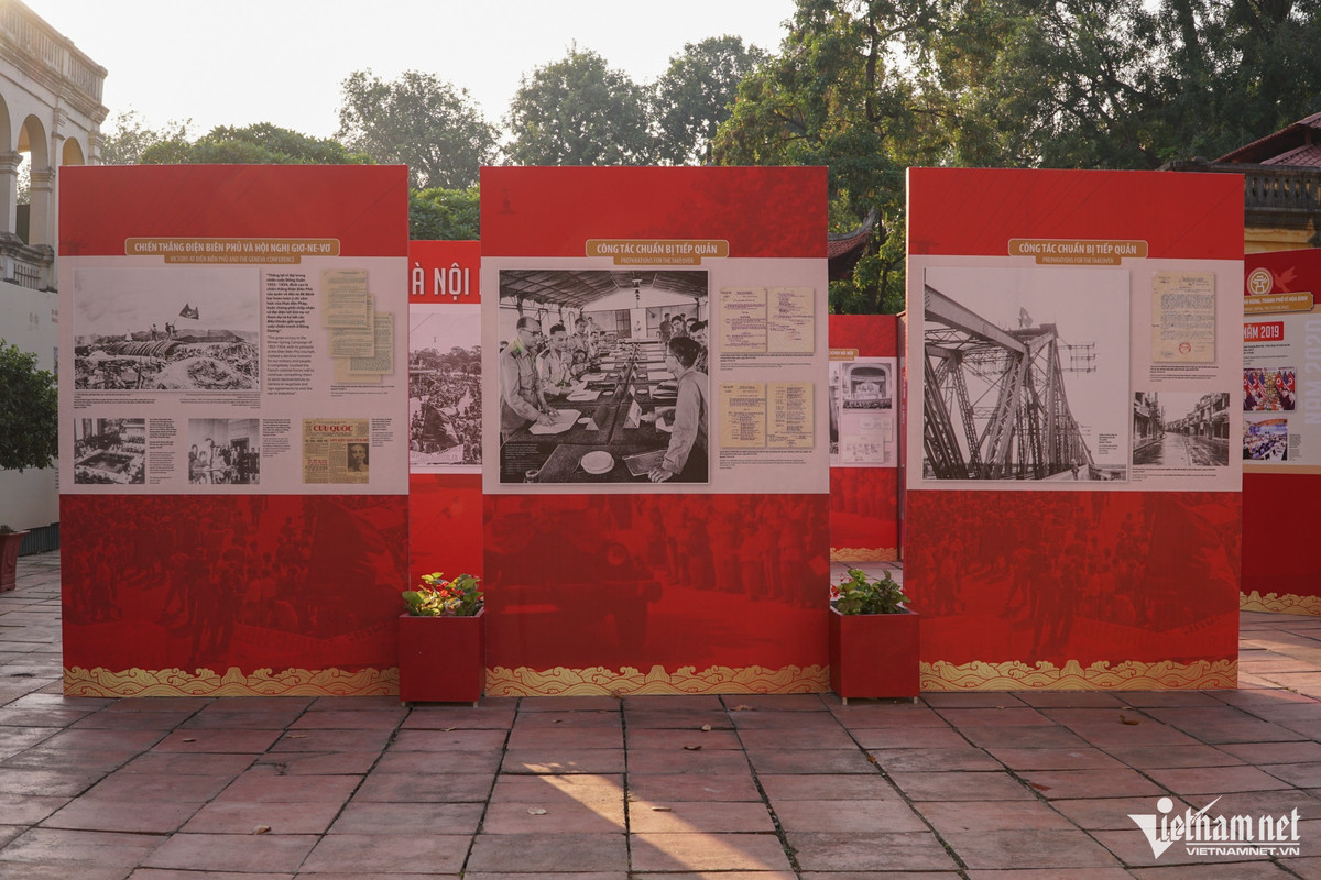 Ngoài vai trò là cửa ngõ kết nối giao thông, các cửa ô Hà Nội là nơi trấn giữ, bảo vệ kinh thành. Vì thế, nơi đây từng ghi dấu nhiều sự kiện quan trọng. Đặc biệt, các cửa ô còn là nơi chứng kiến đoàn quân chiến thắng của Quân đội nhân dân Việt Nam tiến vào tiếp quản Thủ đô ngày 10/10/1954. Trong lịch sử, Hà Nội từng ghi nhận có 21 cửa ô. Tuy nhiên, cùng với sự phát triển của đô thị, những cửa ô xưa của đất kinh kỳ đã biến mất.