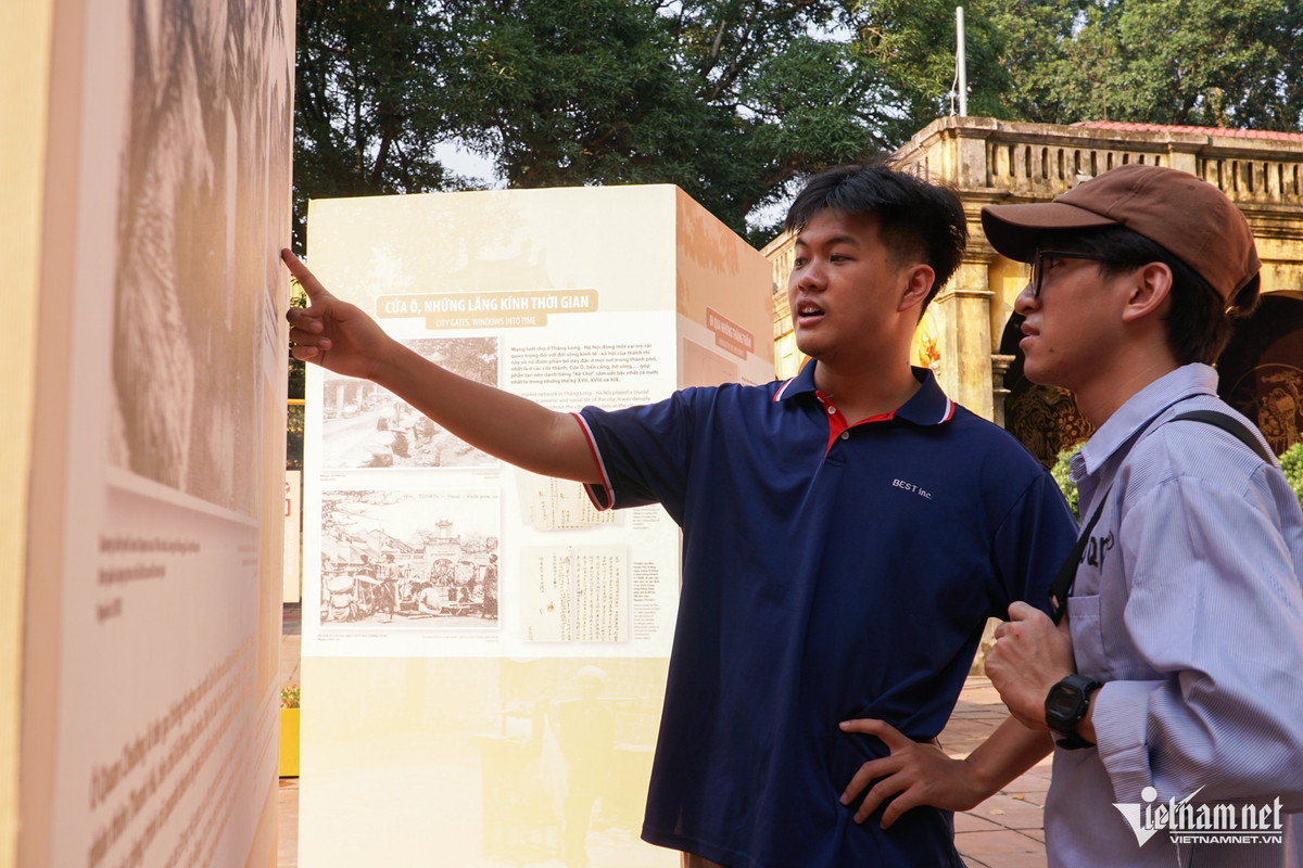 Cửa ô là một nét đặc trưng riêng của Hà Nội. Đây vốn là các cửa ngõ để ra vào kinh thành Thăng Long xưa, cũng là điểm giới hạn của đô thị tiếp giáp với vùng phụ cận.