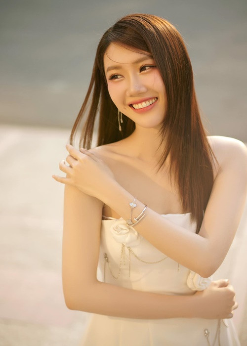 Body của nữ diễn viên nuột nà hơn, làn da trắng, mịn màng hơn. Ảnh: FB Thúy Ngân.