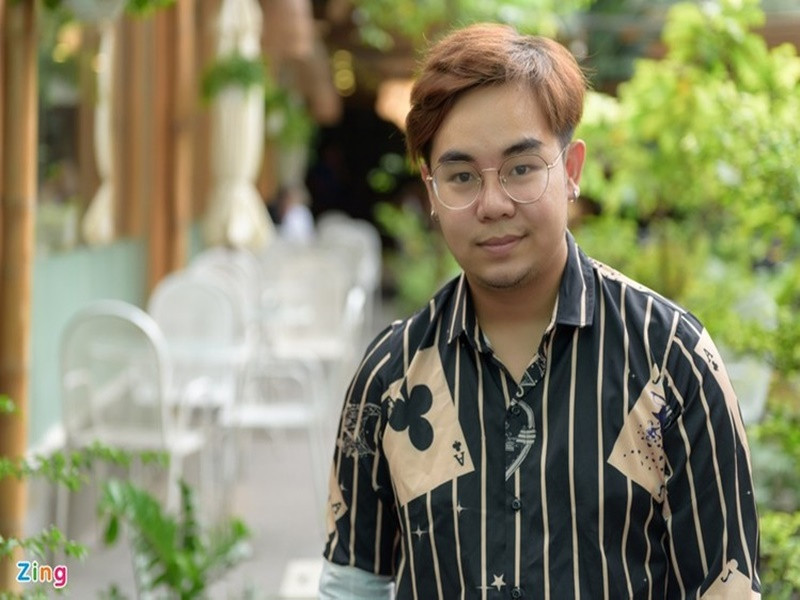 Năm 2018, có lẽ là thời gian khủng khiếp nhất với Nguyễn Huy khi gia đình cậu phá sản, chị ruột và bà ngoại qua đời, bản thân Huy bị đứt dây chằng, không có show. Ảnh: Znews.