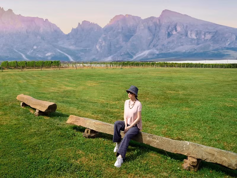 Hoa hậu Giáng My dạo chơi từ châu Á đến châu Âu, châu Mỹ. Ảnh: FB Giáng My.