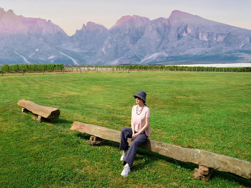 Hoa hậu Giáng My dạo chơi từ châu Á đến châu Âu, châu Mỹ. Ảnh: FB Giáng My.