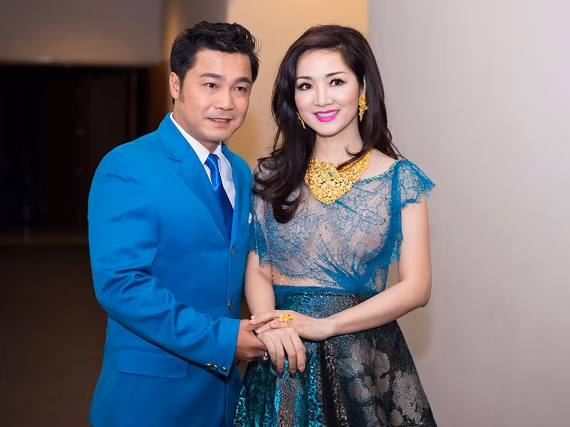 Lý Hùng và Giáng My tỏ ra khá thân thiết mỗi lần hội ngộ. Ảnh: Tiền Phong.