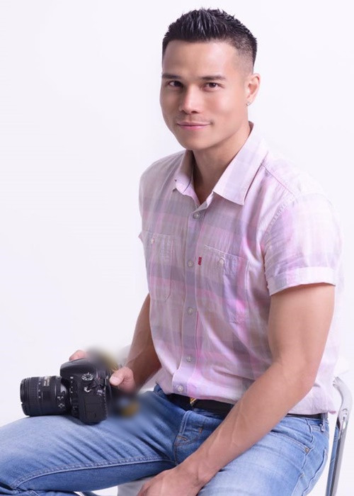 Siêu mẫu Tiến Đoàn hoạt động trong làng người mẫu một thời gian rồi rời showbiz Việt.