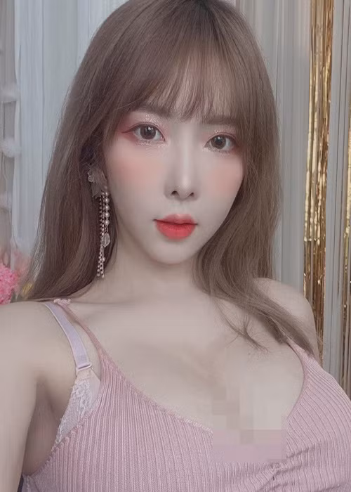 Seul còn được tán dương về phong cách thời trang tôn đường cong hình thể.