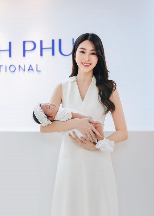 Nàng hậu vướng nghi vấn mang bầu lần 3 vào tháng 4/2024. Đối mặt với tin đồn này, Thu Thảo giữ im lặng.