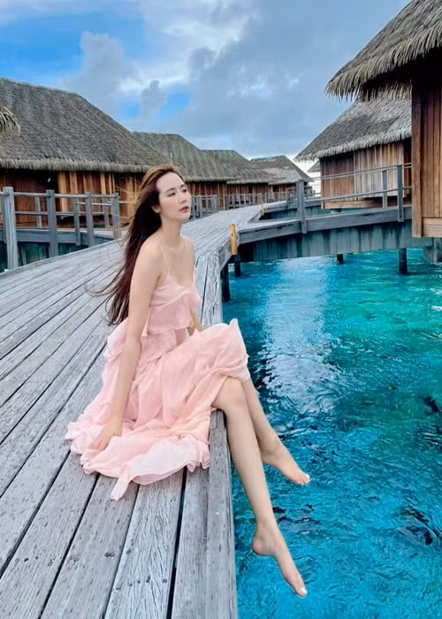 Nữ diễn viên khoe ảnh nghỉ dưỡng ở nước ngoài.