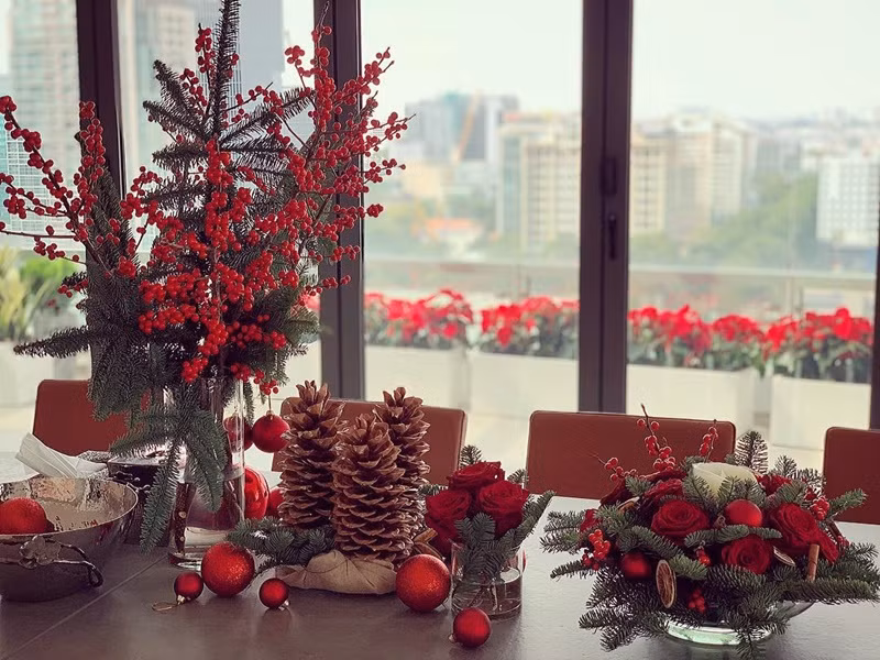 Nàng hậu chia sẻ hình ảnh không gian nhà tràn ngập không khí Giáng sinh. Ảnh: Instagram Thu Thảo.