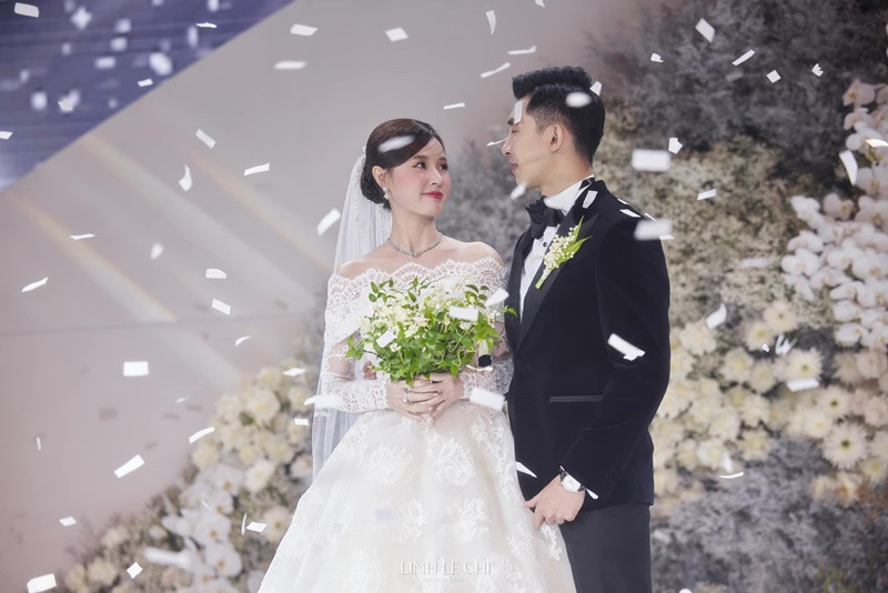 Đám cưới của Midu và Minh Đạt tổ chức hoành tráng, giống như trong cổ tích.