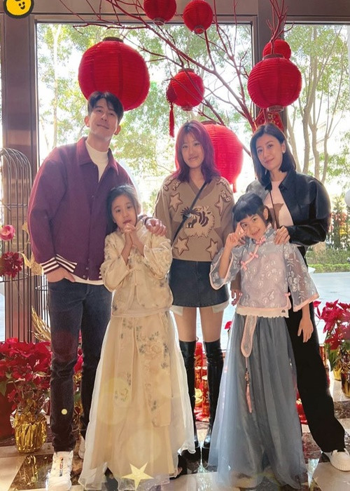 Mối quan hệ giữa Tu Khải Kiệt và con riêng của Giả Tịnh Văn rất tốt đẹp.