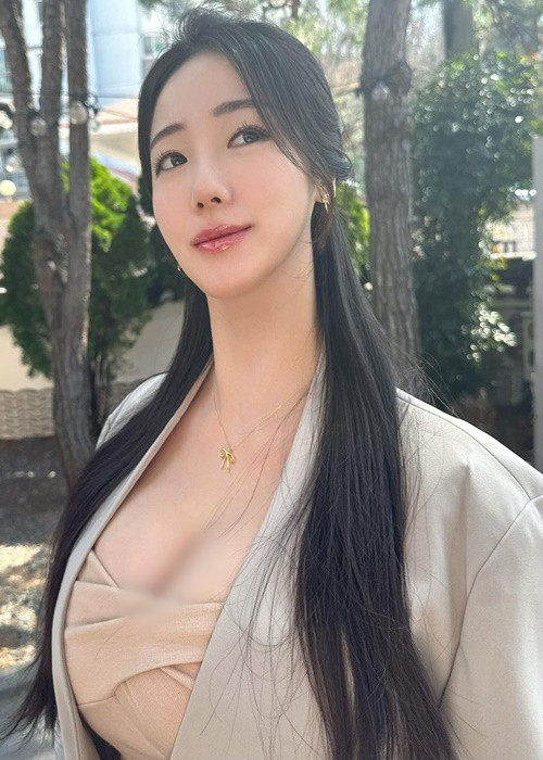 Theo Sohu, phong cách ăn mặc của Jimmy đơn giản, thanh lịch nhưng vẫn thời trang.