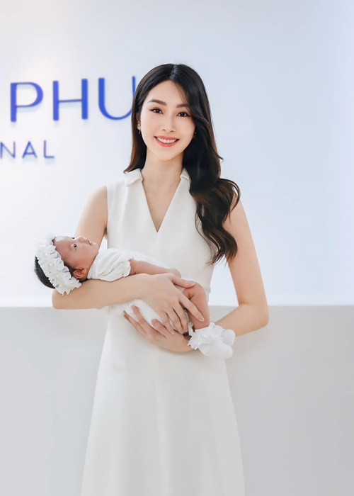 Đã 3 con, Thu Thảo vẫn giữ được vóc dáng thon gọn, trẻ trung. Ảnh: FB Thu Thảo.