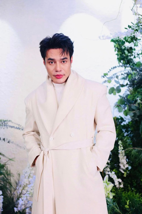 Bị chỉ trích có hành động phản cảm, diễn viên Lê Dương Bảo Lâm phân trần. “Như thường lệ, Phát sẽ từ chối nhưng Phát không nhìn thấy và ăn luôn nên nhiều ý kiến trái chiều. Tôi xin lỗi vì làm mọi người khó chịu”, anh nói. Ảnh: FB Lê Dương Bảo Lâm.