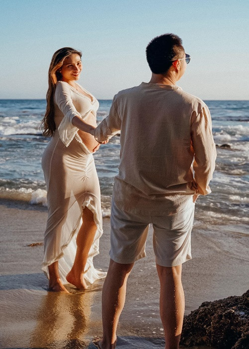 Từ ngày có con, vợ chồng Võ Hoàng Yến càng gắn bó.