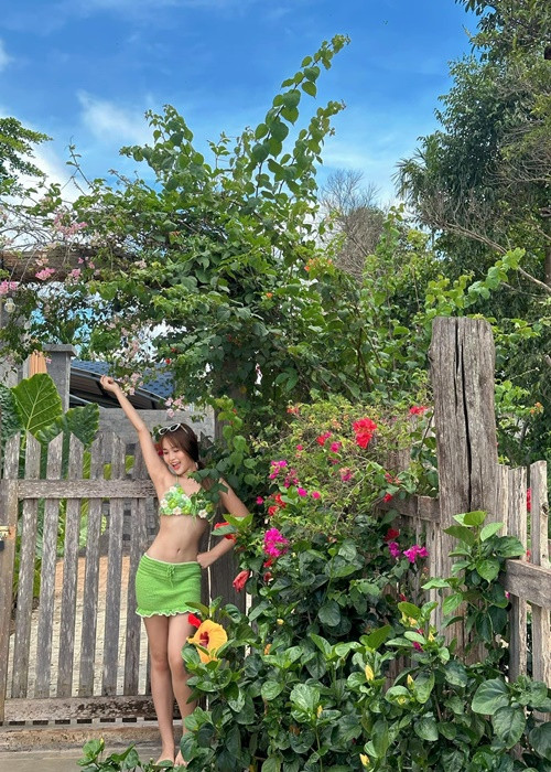 Hoàng Mập không phản đối việc con gái đăng ảnh gợi cảm trên mạng xã hội. Ảnh: FB Khánh Trinh.