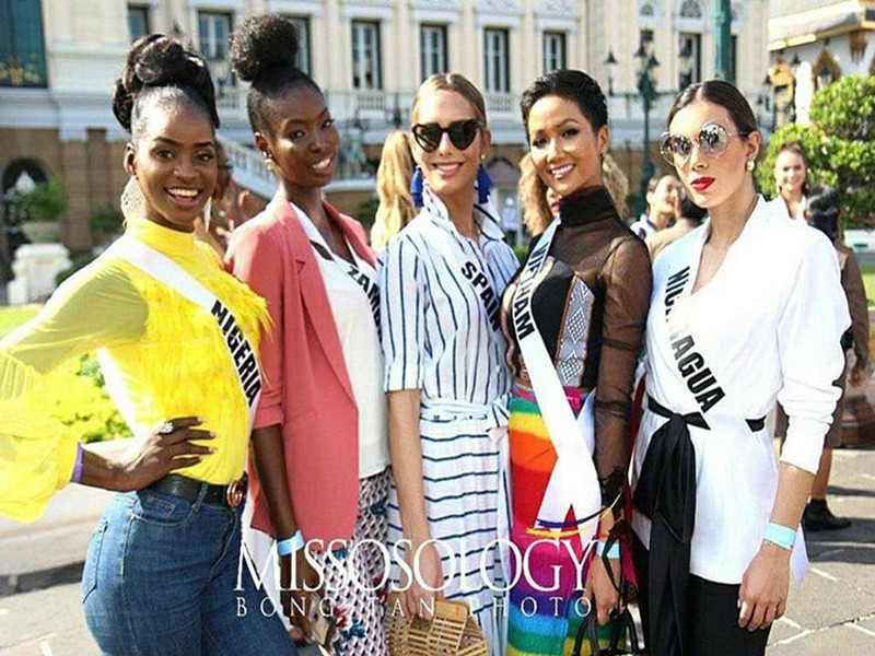 Ông Bảo Hoàng từng chia sẻ trên Znews, thời điểm H'hen Niê đi thi Miss Universe 2018, công ty bỏ tiền thuê chuyên gia đào tạo catwalk, dạy tiếng Anh, hướng dẫn trang điểm cho nàng hậu. H'hen Niê còn học kỹ năng trả lời phỏng vấn với thầy nước ngoài. Ảnh: Missosology.