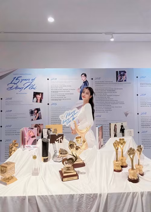 Đông Nhi vượt qua những khó khăn trong nghề để vươn lên vị trí nữ ca sĩ có lượng người hâm mộ đông đảo của Vbiz. Ảnh: FB Đông Nhi.