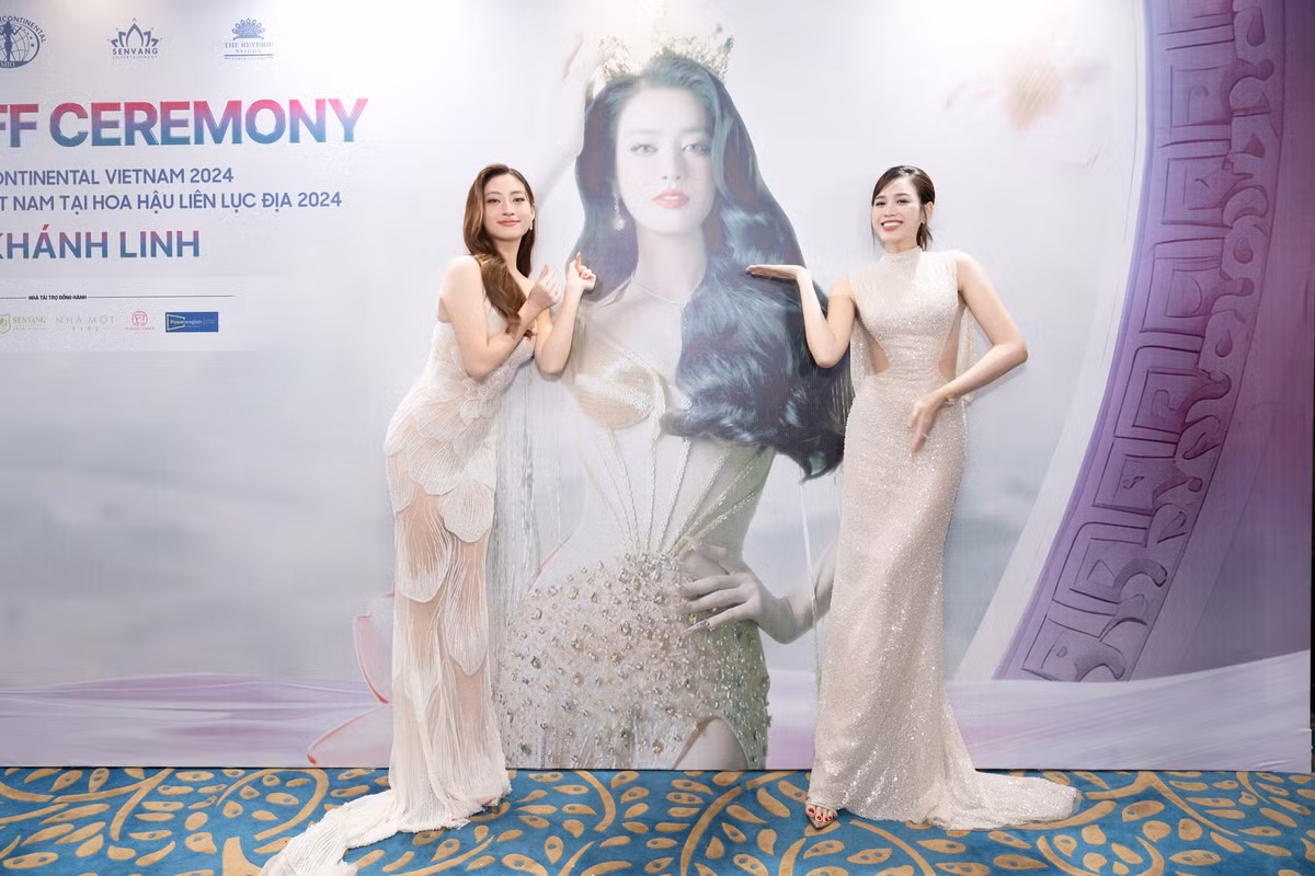 Mới đây, Hoa hậu Đỗ Thị Hà (phải) vướng tin đồn mang bầu khi liên tục có hành động ôm bụng và xoa lưng. Ảnh: FB Đỗ Thị Hà.