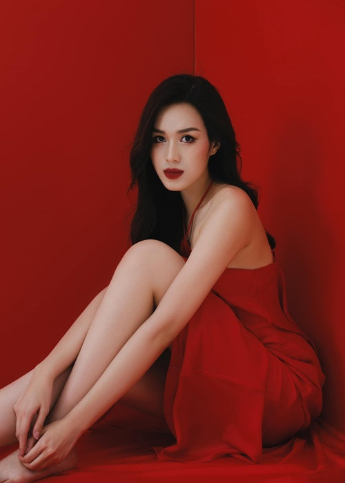 Bước vào showbiz với danh hiệu hoa hậu, Đỗ Thị Hà rẽ hướng với lĩnh vực kinh doanh. Cô chia sẻ trên Vietnamnet, cô muốn trở thành đại gia, thành phú bà của chính cuộc đời mình. Ảnh: FB Đỗ Thị Hà.