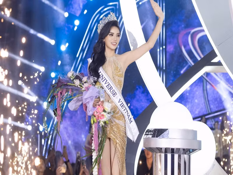 Theo Người Lao Động, ở cuộc thi Miss Universe 2024, trong hơn 100 thí sinh, 4 người đẹp đại diện cho mỗi châu lục sẽ vào thẳng top 30. Thí sinh có lượt bình chọn cao nhất cũng sẽ vào top 30, trong khi đó, 25 gương mặt còn lại sẽ do ban giám khảo chọn lựa. Kỳ Duyên được kỳ vọng vào top 30, thậm chí tiến sâu hơn. Ảnh: FB Kỳ Duyên.