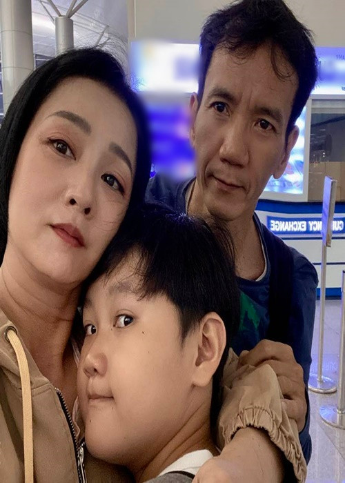 Mỹ Duyên chia sẻ trên Vietnamnet, chồng cô chuyển sang kinh doanh nông trại ở Đồng Nai nên hiện tại anh Công Phước chỉ về nhà vài ngày.