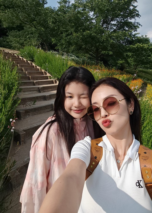 Jennifer Phạm có 3 người con chung với doanh nhân Đức Hải. Bé Na - con gái của người đẹp tên thật là Thùy An, sinh năm 2013.