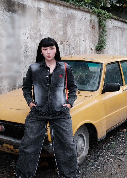 Uyển Ân thử nhiều phong cách từ quyến rũ, kín đáo đến cá tính. Ảnh: FB Uyển Ân.