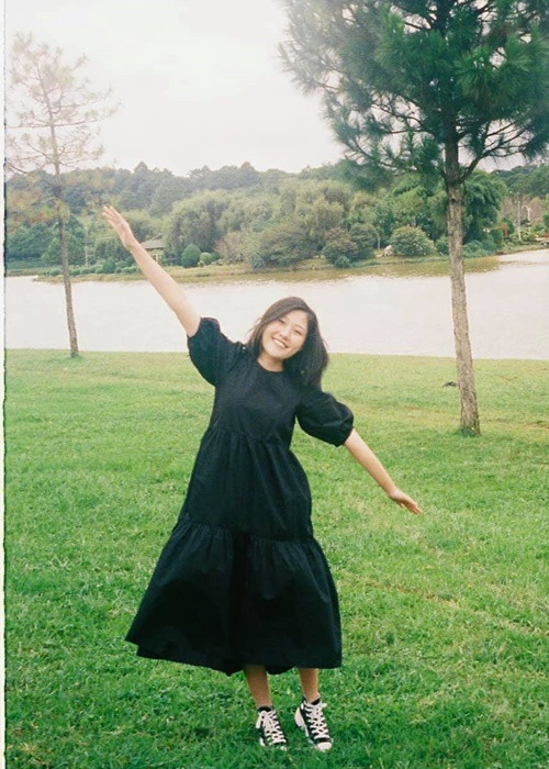 Em gái Trấn Thành có phong cách khá đơn giản khi chập chững bước vào showbiz. Ảnh: FB Uyển Ân.