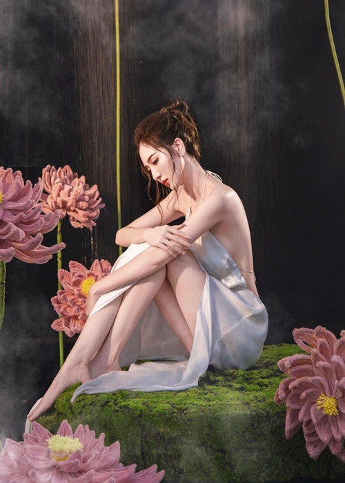 Vóc dáng gợi cảm, thon gọn của vợ Hồ Quang Hiếu khi chưa mang thai.