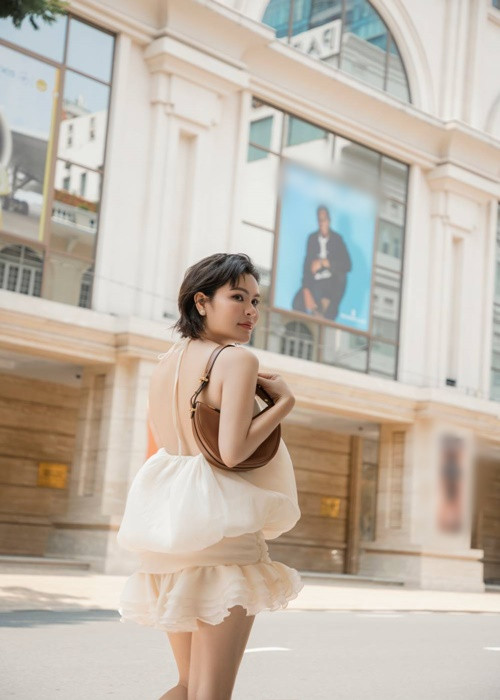 Phương Lê gửi lời xin lỗi đến khán giả giữa lùm xùm. Ngoài ra, cô còn tuyên bố trả vương miện. Ảnh: Đời Sống Pháp Luật.