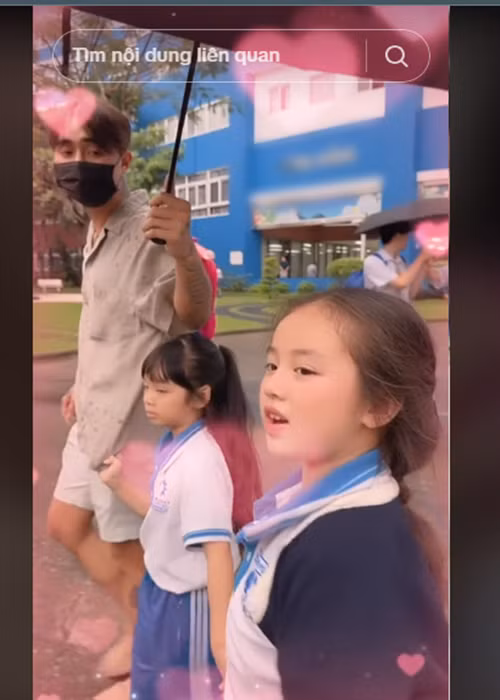 Nam rapper đưa đón các con đến trường, đi mua sắm, du lịch. Ảnh: TikTok Bảo Ngọc.