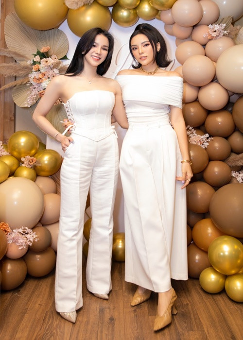 "Hai chị em cảm thấy là có thể gắn bó với nhau trong 1 mối quan hệ lâu dài", Kỳ Duyên cho biết. Ảnh: Yeah1.