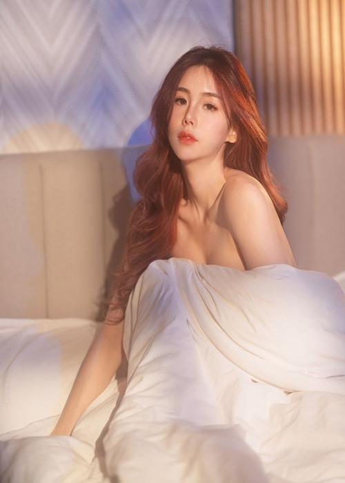 Hot girl người Malaysia hiện tại làm huấn luyện viên pilates.