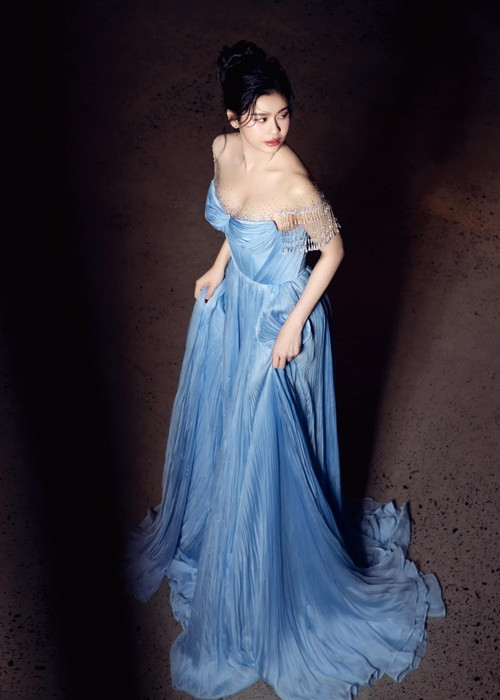 Nữ ca sĩ đẹp nuột nà ít mỹ nhân Việt nào bì kịp.