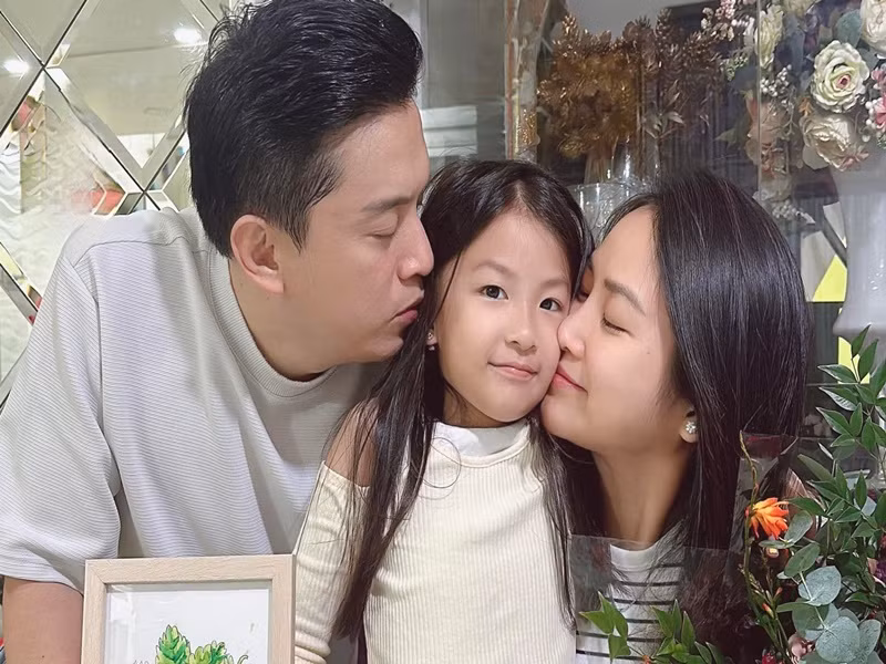 Lam Trường - Yến Phương làm đám cưới vào năm 2014. Yến Phương chia sẻ, cô thấy may mắn khi lấy người hơn mình nhiều tuổi. Ảnh: FB Yến Phương.