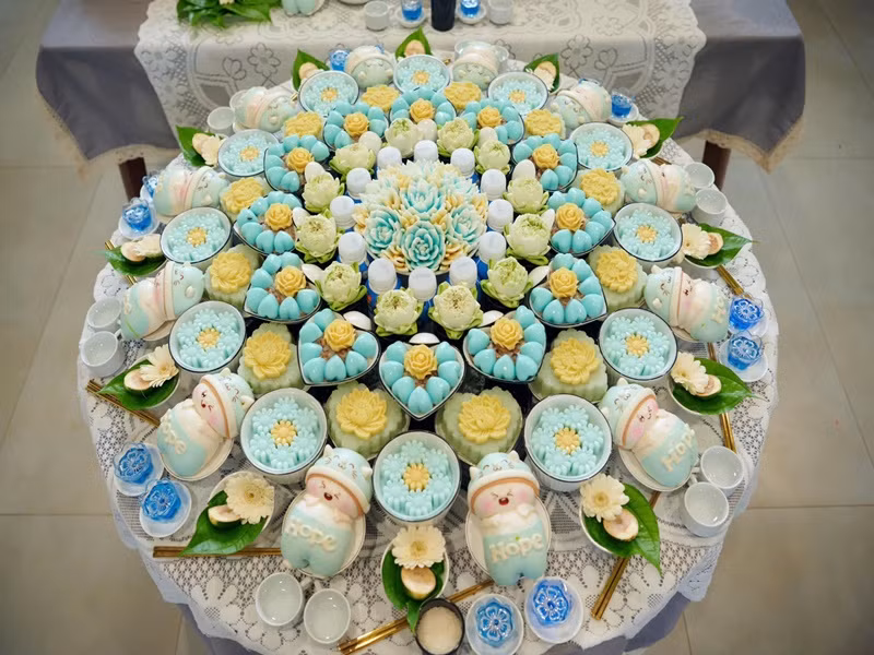 Nhã Phương chia sẻ hình ảnh mâm cúng thôi nôi đẹp mắt cho con trai. Ảnh: FB Nhã Phương.