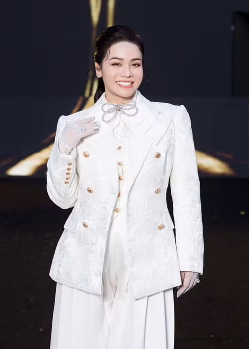 Ngoài kinh doanh, Nhật Kim Anh còn đóng phim, ca hát những năm qua. Ảnh: FB Nhật Kim Anh.